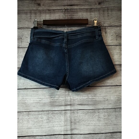 Fashion Nova Size 3 Circling Back Stretch Belt Mini Blue Denim Shorts - Picture 4 of 4